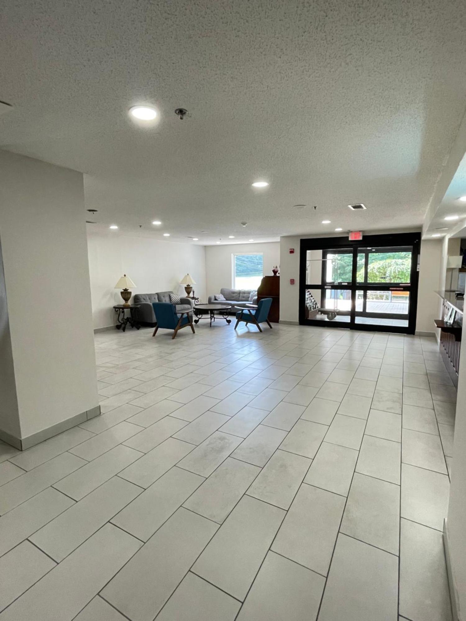 Hotel Clarion Pointe-Dillard Near Blue Ridge Mountains Exterior foto