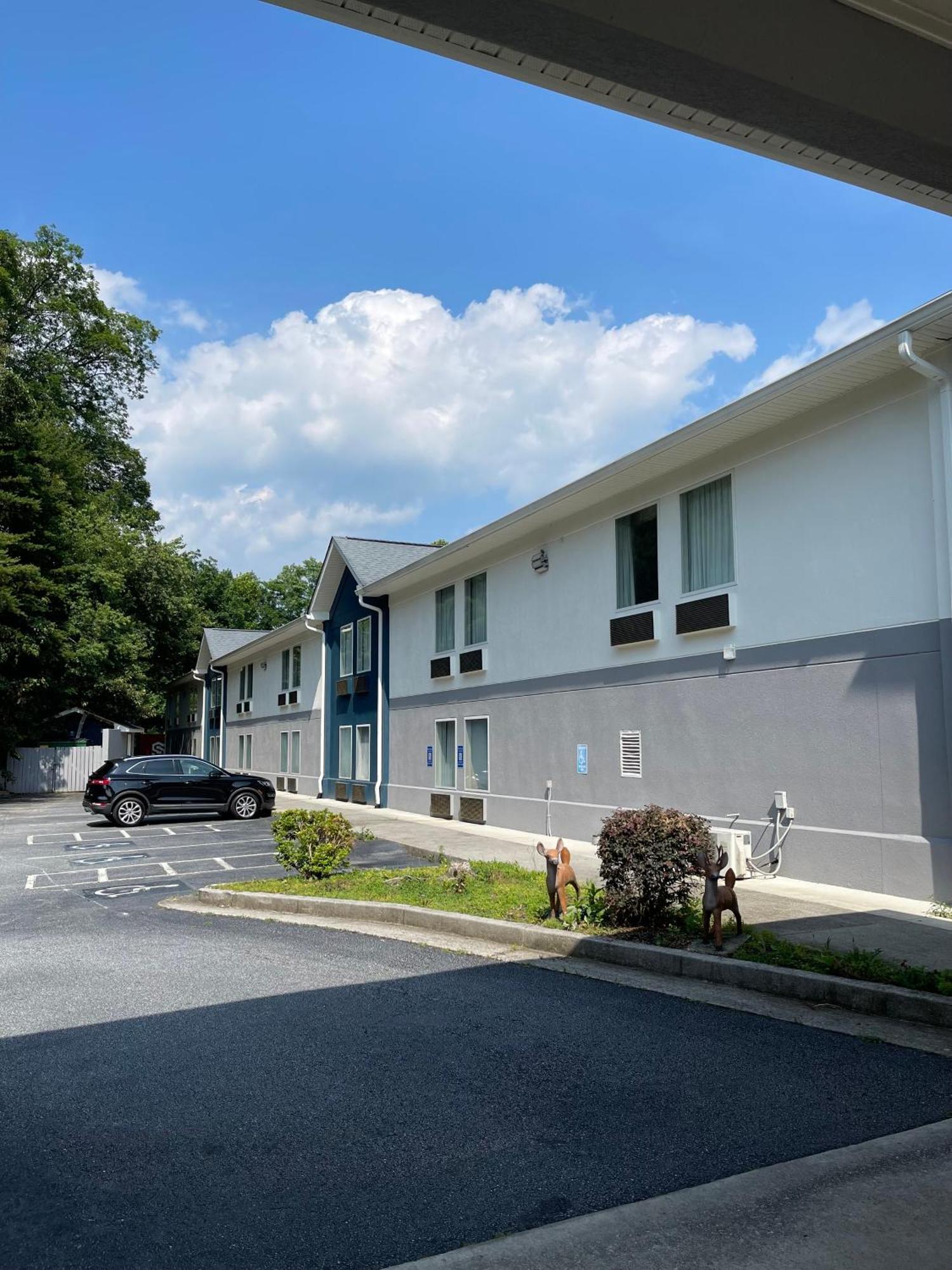 Hotel Clarion Pointe-Dillard Near Blue Ridge Mountains Exterior foto