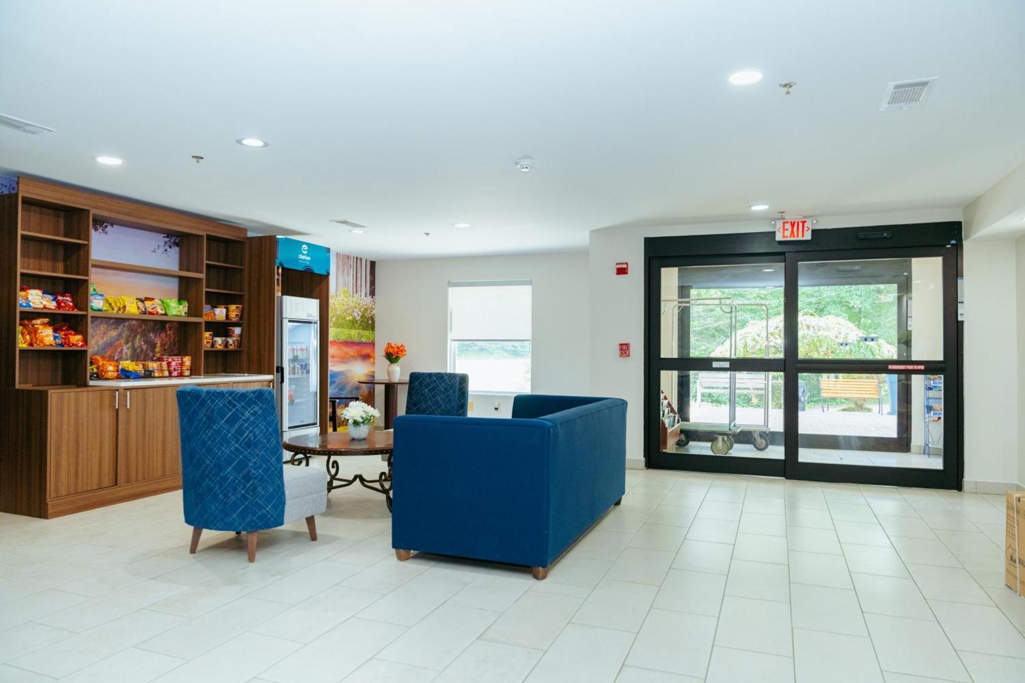 Hotel Clarion Pointe-Dillard Near Blue Ridge Mountains Exterior foto