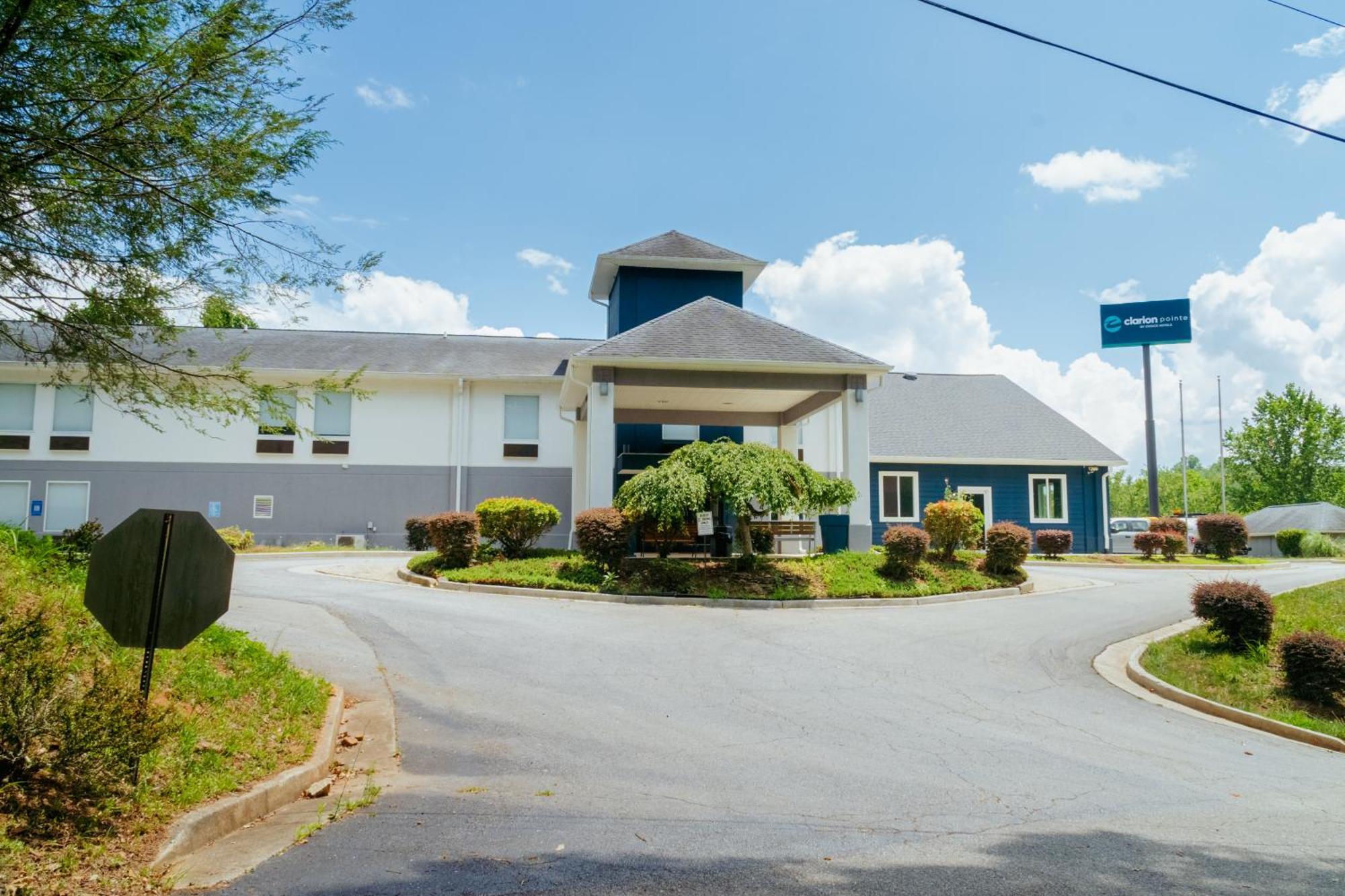 Hotel Clarion Pointe-Dillard Near Blue Ridge Mountains Exterior foto