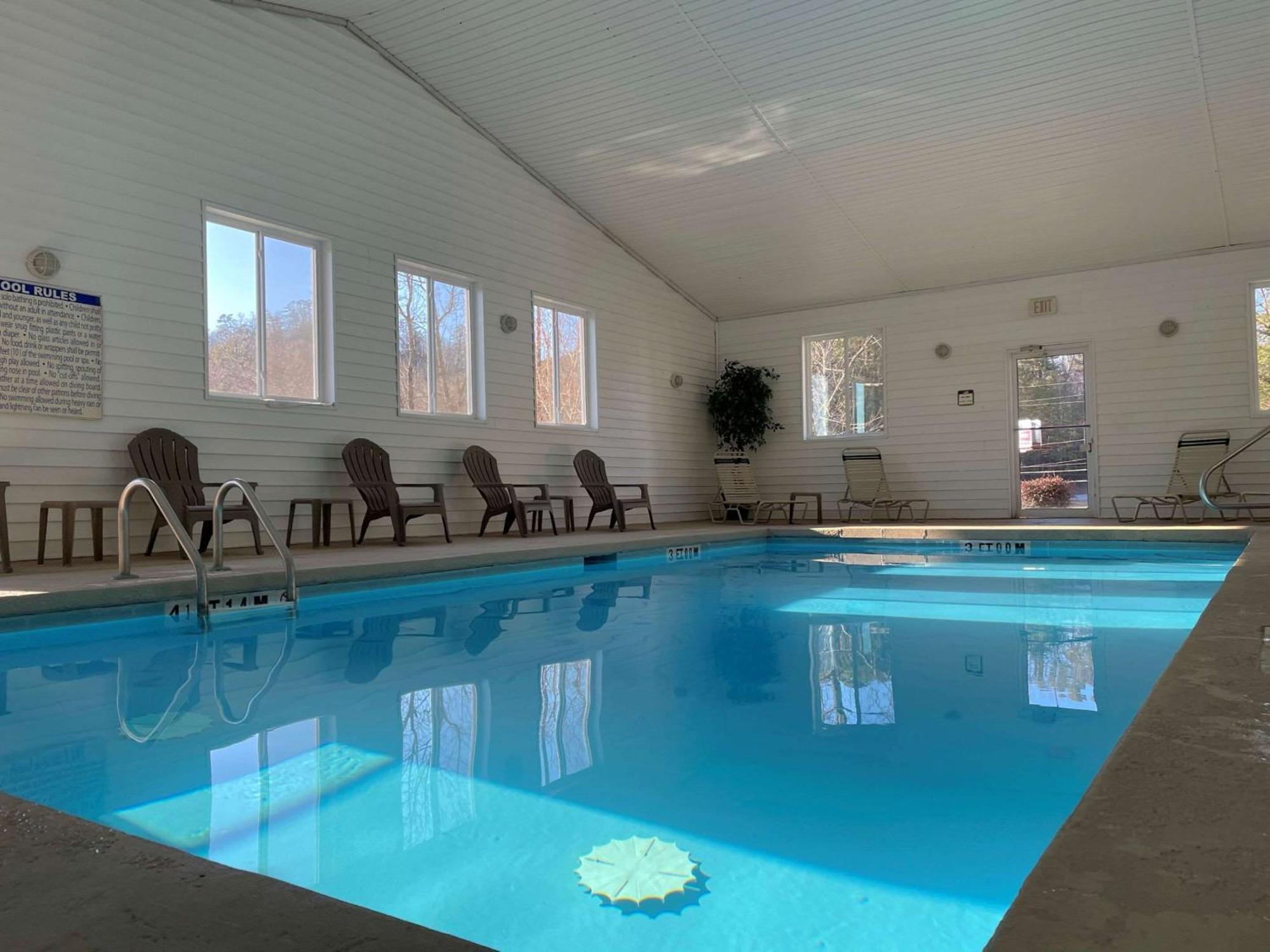 Hotel Clarion Pointe-Dillard Near Blue Ridge Mountains Exterior foto
